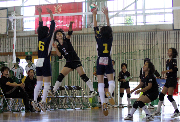 中学バレー新人戦 女子予選ｌ 東日新聞