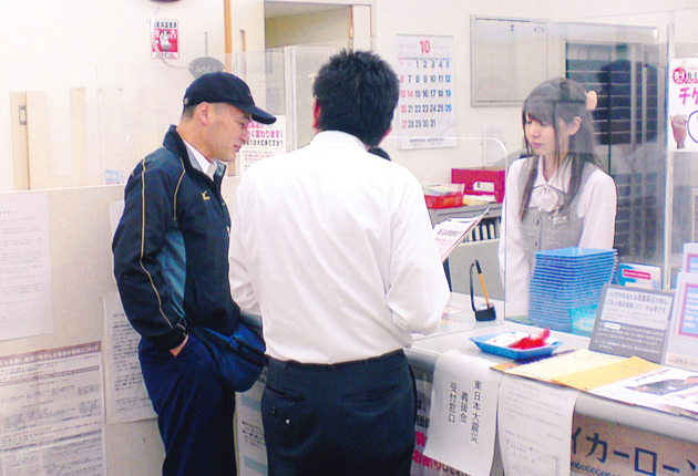 警察署員と連携し声がけ説得