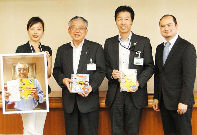 モニカが学校生活を応援