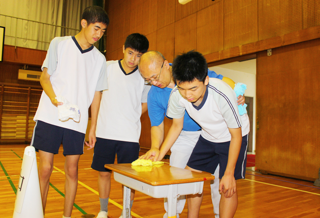 掃除の仕事に興味持って 東日新聞
