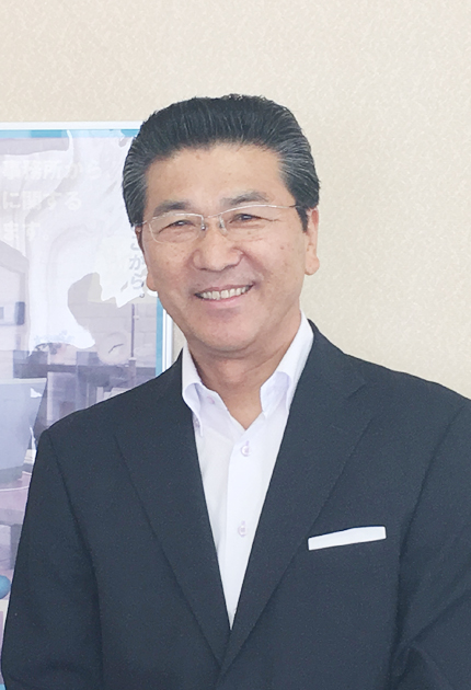 山田　邦夫氏