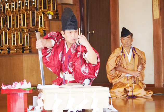 大草流庖刀式を披露