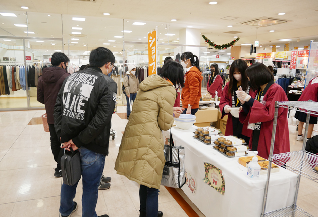 アピタ向山店でショップ豊商