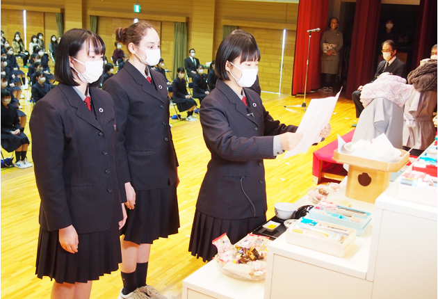針に深い感謝捧げる