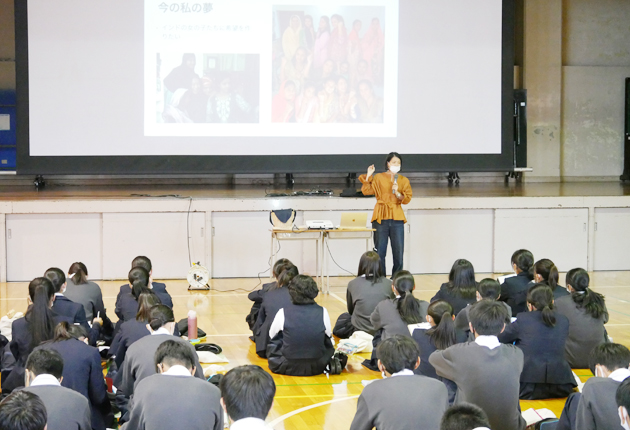 国際協力のリアル学ぶ 東日新聞