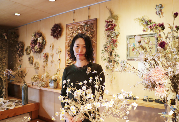 布花アートの世界を楽しんで | 東日新聞